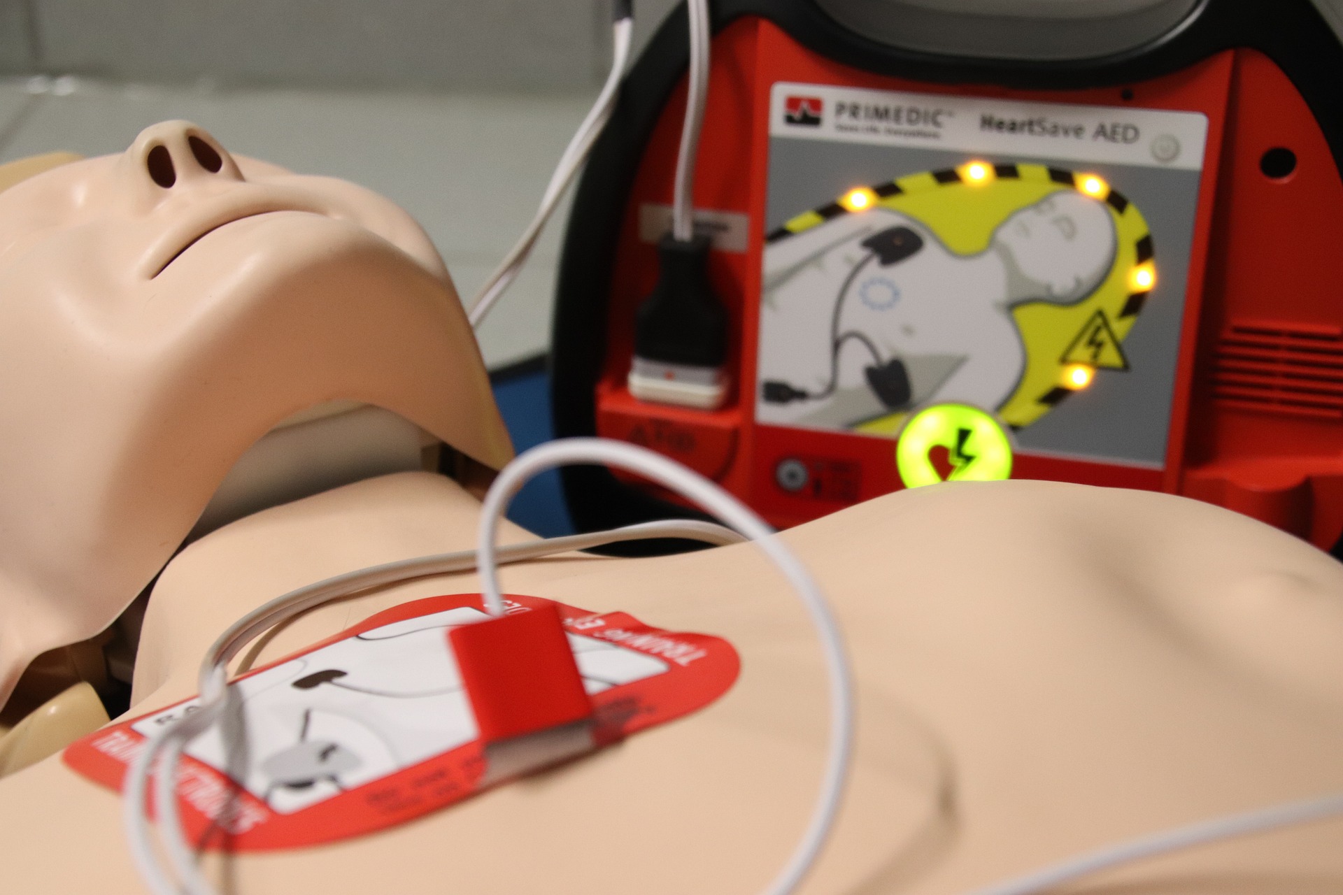 L'importanza del defibrillatore sul luogo di lavoro