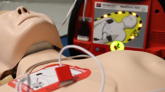 L’importanza del defibrillatore sul luogo di lavoro